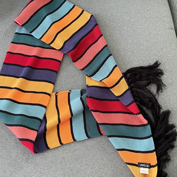 Verloop rainbow stripe hat and scarf set - Picture 3 of 3